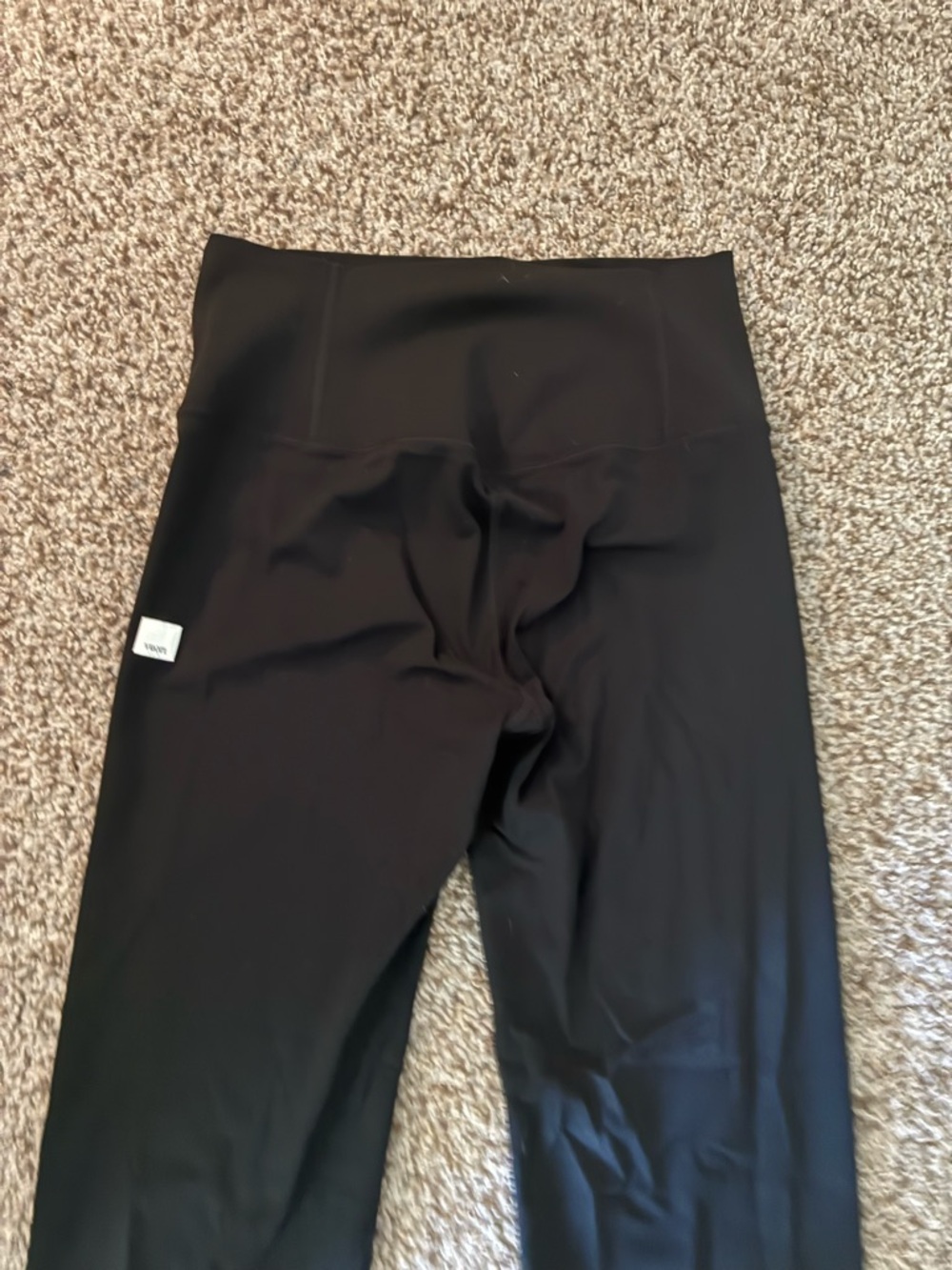 Vuori AllTheFeels™ Slim Flare Leggings in Black- Short - Picture 4 of 6